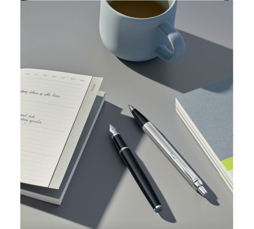 Ручка шариковая Parker IM Essential Stainless Steel CT, серебристая с черным